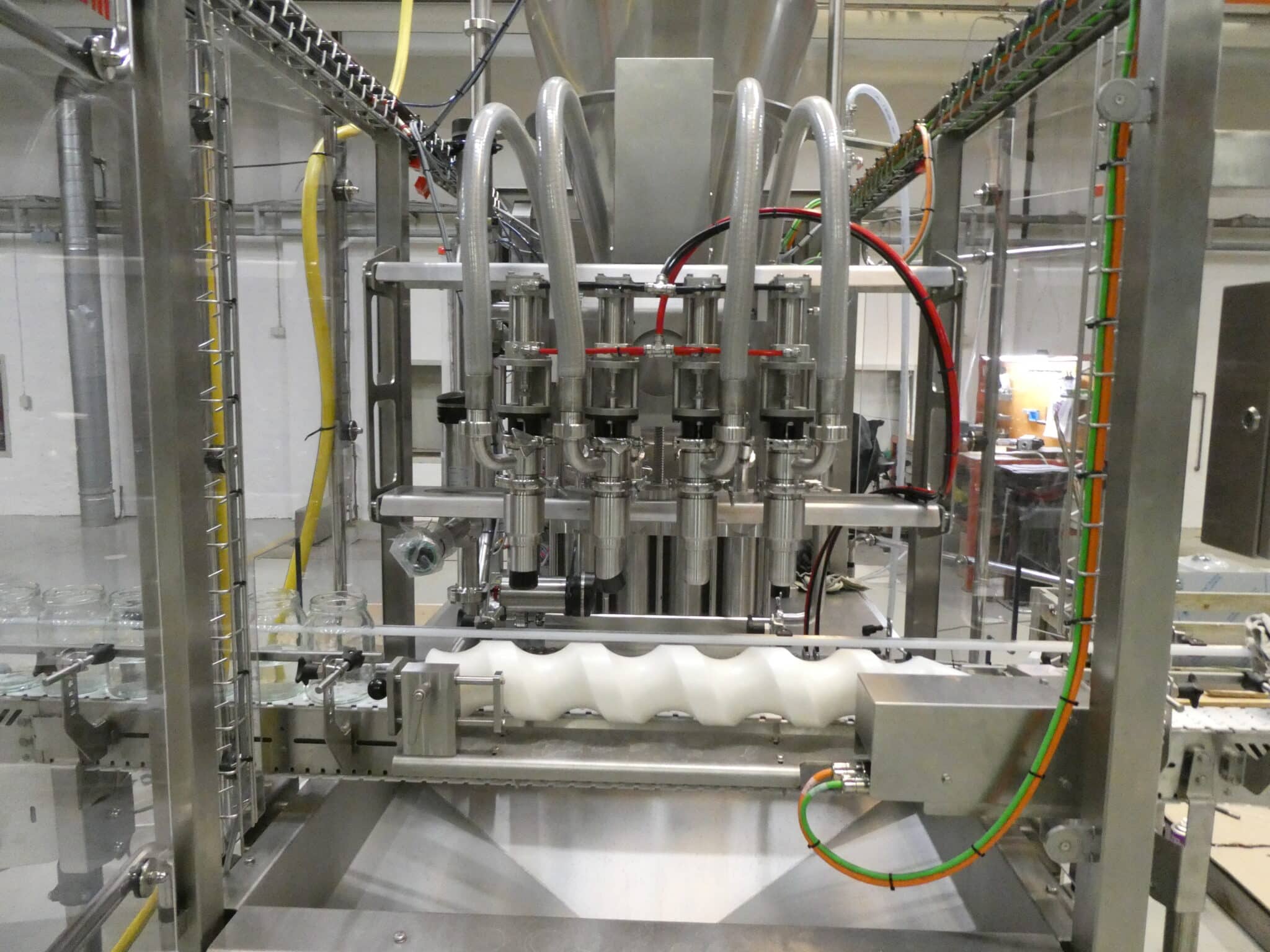 Jar filling machine